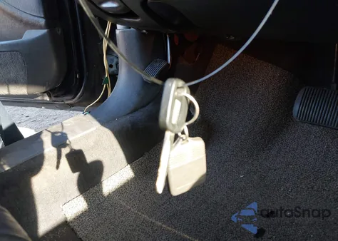 1999 Lincoln Continental z USA, uszkodzony, nr VIN 1LNHM97V7XY609915